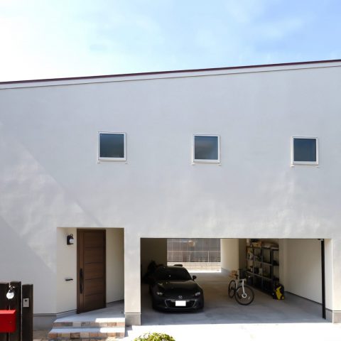 じょぶ_重量木骨のガレージハウス