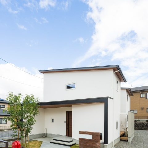 IKEHOUSE(池芳工務店)_高性能なカッコイイ漆喰の家