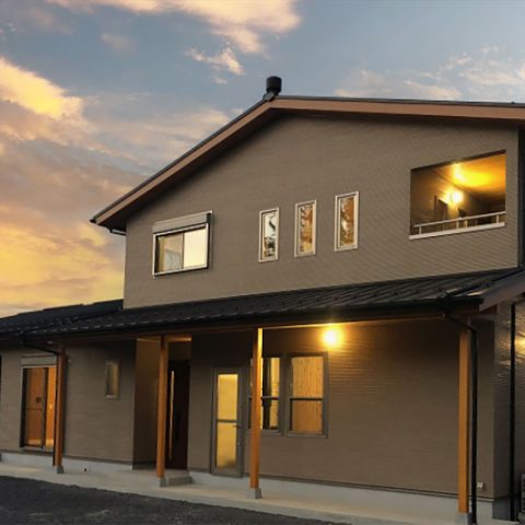 小栗材木店_薪ストーブのある二世帯住宅