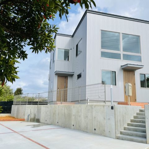 琉球ストーク_木のぬくもりを感じるアーバンモダンの家