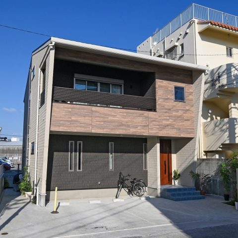 琉球ストーク_住宅街に佇む癒しの家