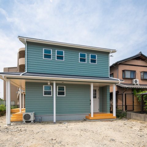 前昌建設_カリフォルニアスタイルカバードポーチのある家