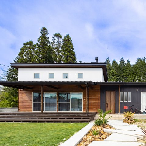 小栗材木店_レッドシダーが美しい平屋の家