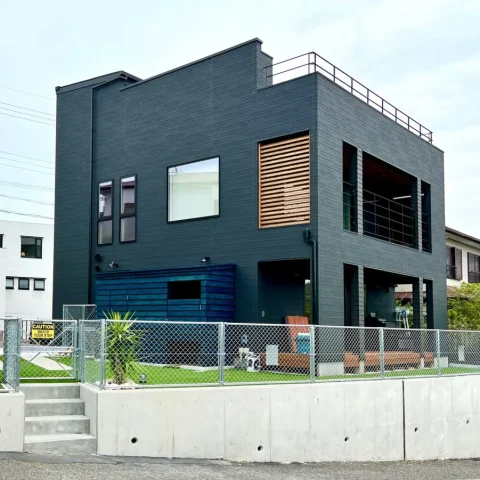 エナ・ホーム_T社様保養施設～仲間でオフを楽しむ！屋上とオーシャンビューのあるマリブスタイル別荘～