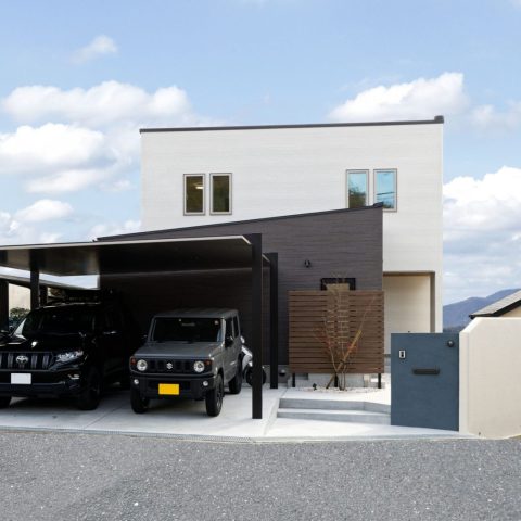 あんじゅホーム_薪ストーブを備えた土間や吹き抜けのリビングが魅力の家