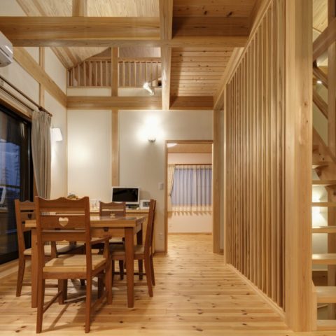 こばじゅう_桧の香りに包まれた安らぎの樹の家