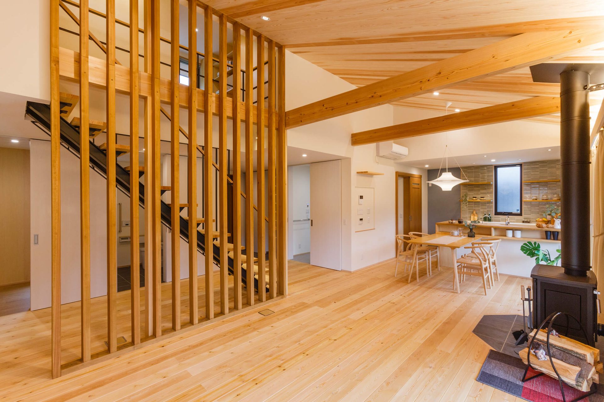 日建ホーム株式会社の住宅性能｜断熱性能・耐震性能・気密性能・坪単価・国産材へのこだわり