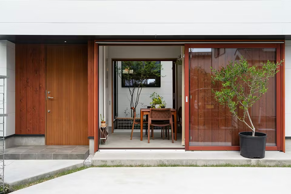 住宅展示場ネットは、注文住宅を専門とする工務店・設計事務所が集まるバーチャル住宅展示場です。団体ごとの特徴を比較しながら、理想の家づくりを相談できるパートナーを見つけられます。