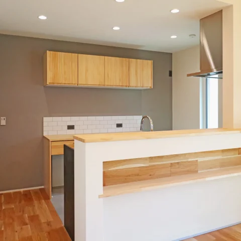 佐藤不動産_勾配天井がおしゃれな平屋の家