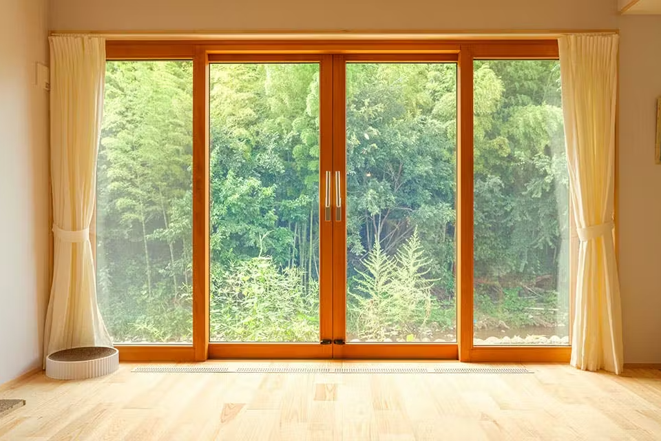 住宅展示場ネットは、注文住宅を専門とする工務店・設計事務所が集まるバーチャル住宅展示場です。団体ごとの特徴を比較しながら、理想の家づくりを相談できるパートナーを見つけられます。