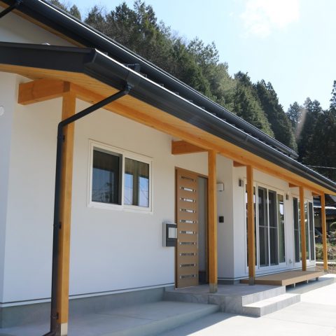 しおた工務店_眺めの良い高台に建つ平屋建ての家