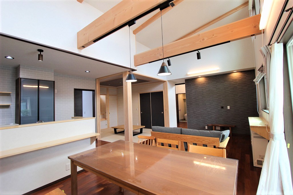 株式会社久野建設の住宅性能｜断熱性能・耐震性能・気密性能・坪単価・国産材へのこだわり