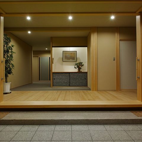 サキコム_玄関