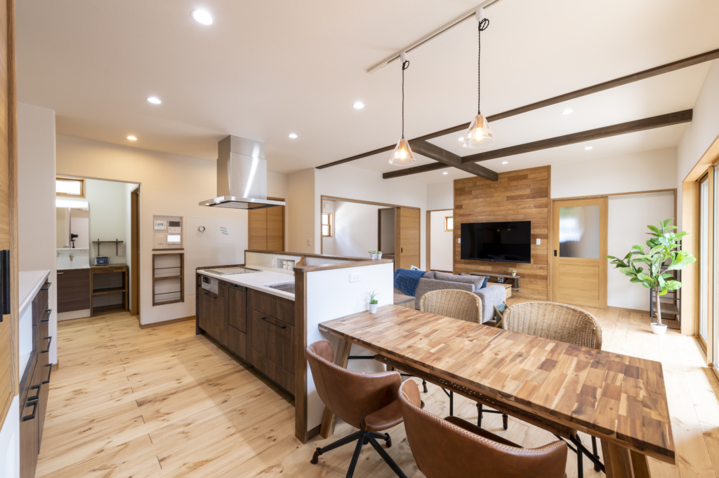 ハピネスホーム 株式会社坂井建設の住宅性能｜断熱性能・耐震性能・気密性能・坪単価・国産材へのこだわり