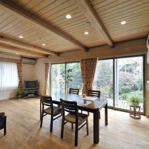 創造空間 高田工務店_太陽と木の温もりに包まれるナチュラルな空間