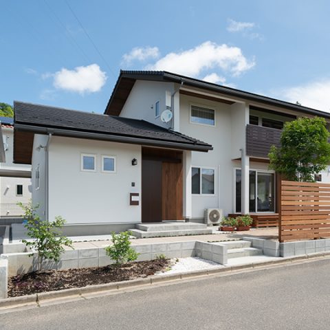しおた工務店_バスケットボール好きの家族が暮らす自然素材の木の家