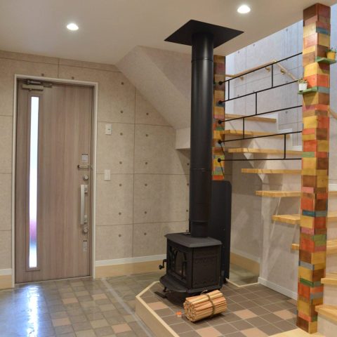 ワンズプラス_高低差のある土地を活かしたこだわりの住まい